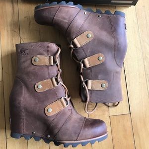 Sorel Joan of Artic wedge boots!